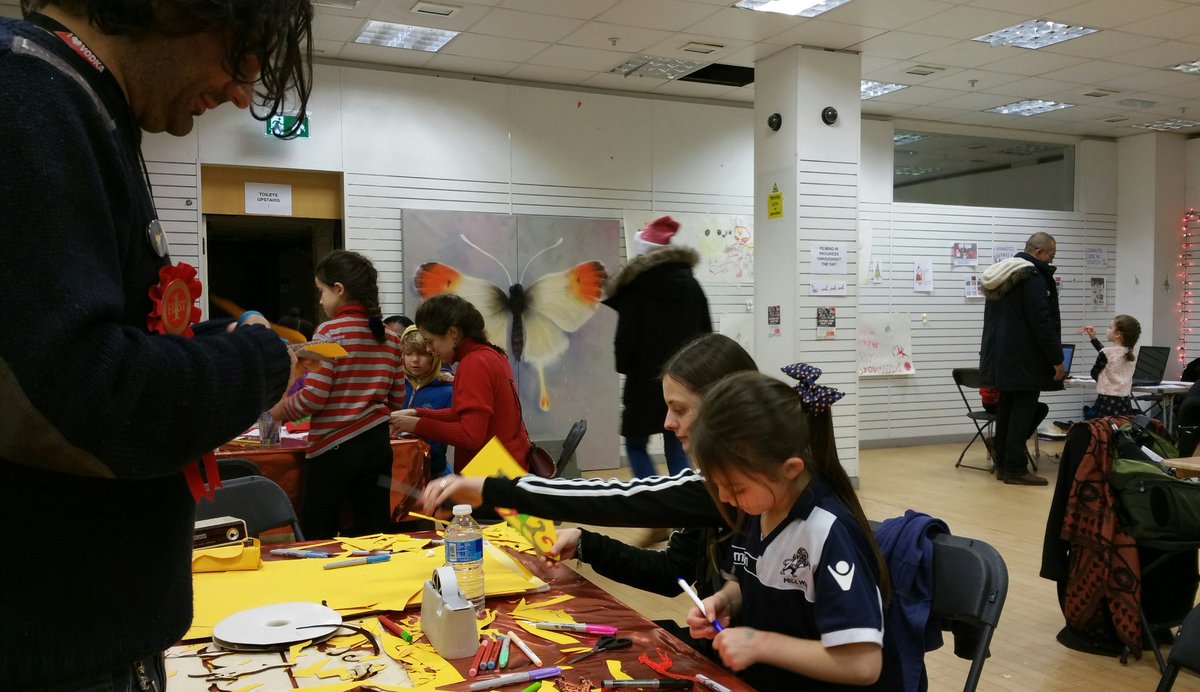 Huckelberri1's tweet image. Merry Christmas #Catford :) @6artslondon1