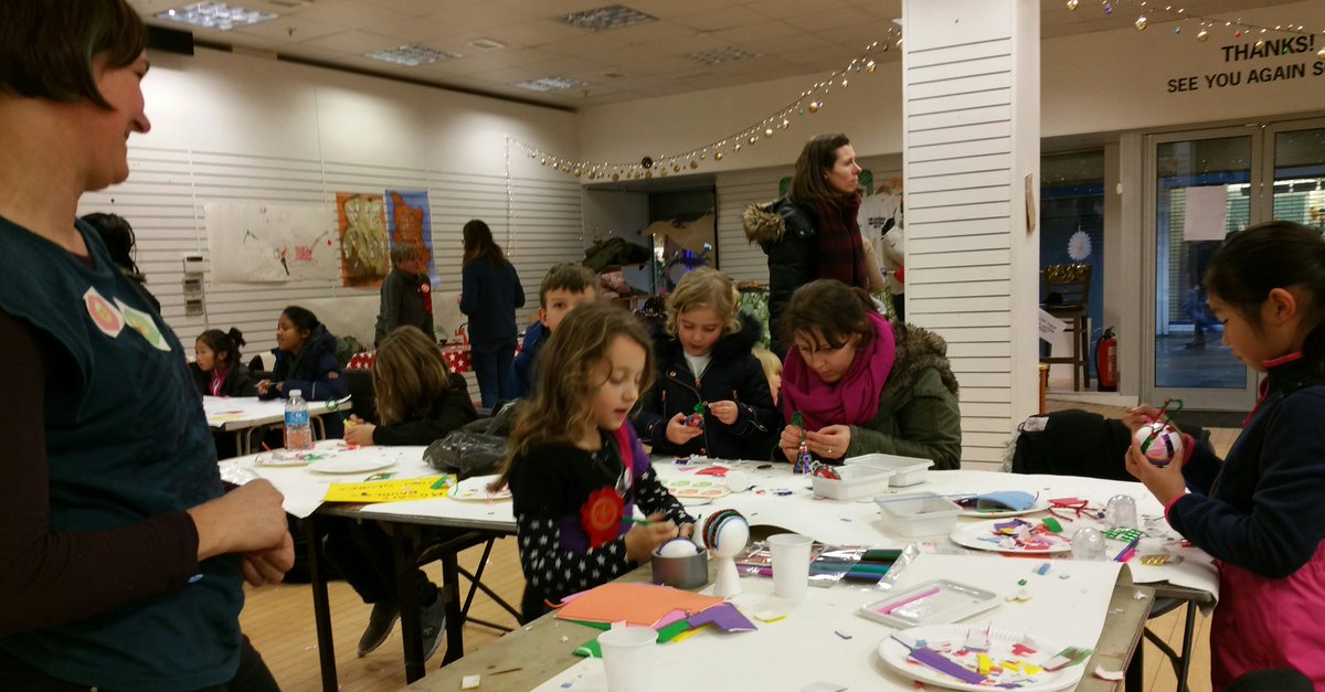 Huckelberri1's tweet image. Merry Christmas #Catford :) @6artslondon1