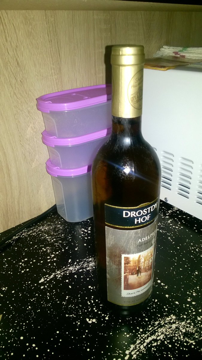 ZamaNzoyi's tweet photo. Drinking my weekend away. This is my all time favorite🍷.. Tnx 2 Phumi who introduced me to #DrostyHof #SundayUnwind https://t.co/7pscShAzHE