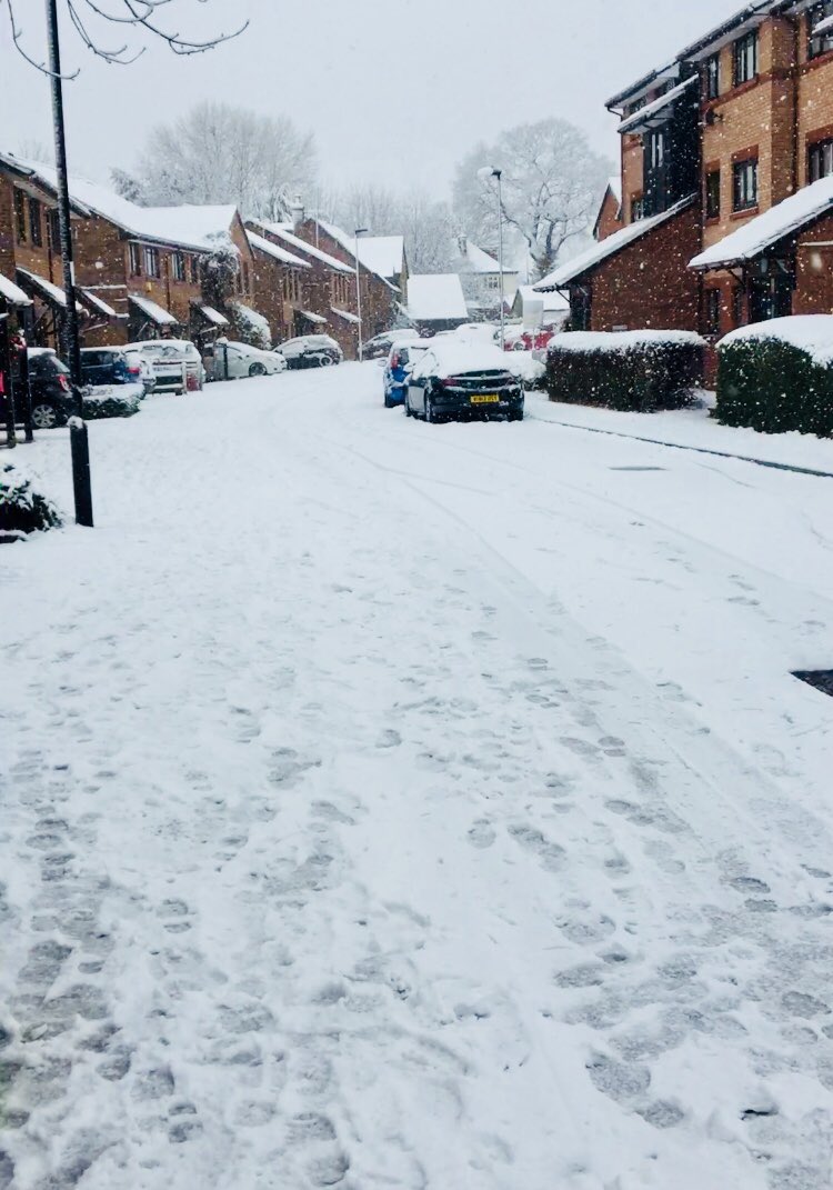 JayDeepUK's tweet image. Snowy Sunday #Enfield #London #snowday #snowed