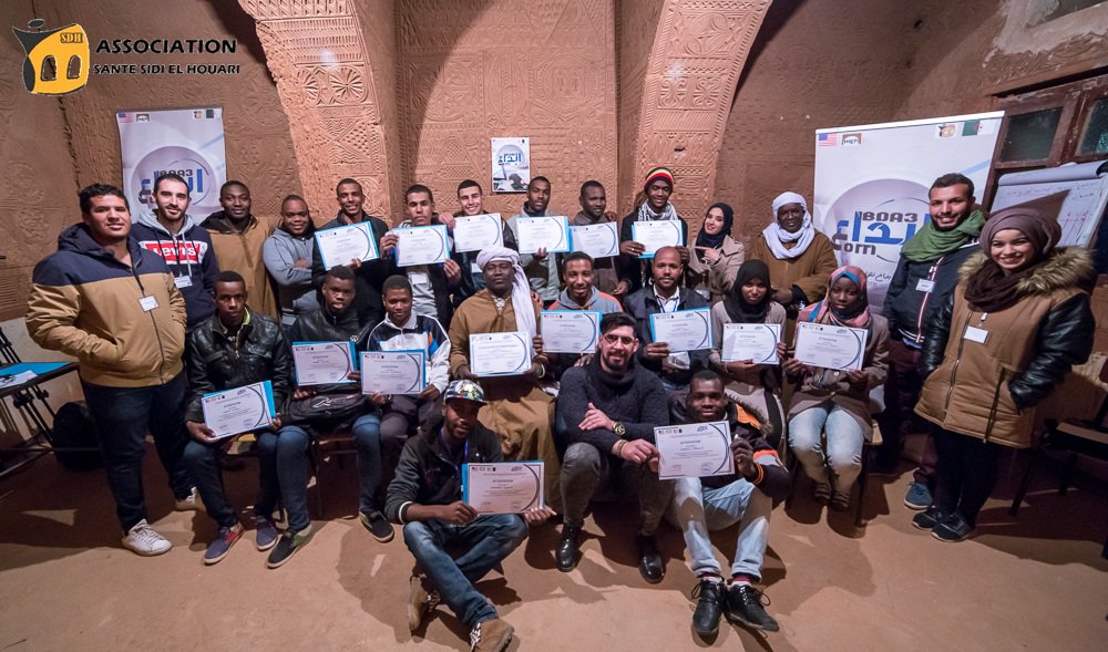 naima_krachai's tweet photo. Le projet #Ibda3Com porté par #SDH soutenu par le #MEPI a cloturé sa Caravane culturelle Oran- Timimoun le 06-12-2017 par une exposition photographique et un ciné-débat riche.
Pour + d'info suivez notre page: https://t.co/0YrL49CNLg https://t.co/mretYYwsxT