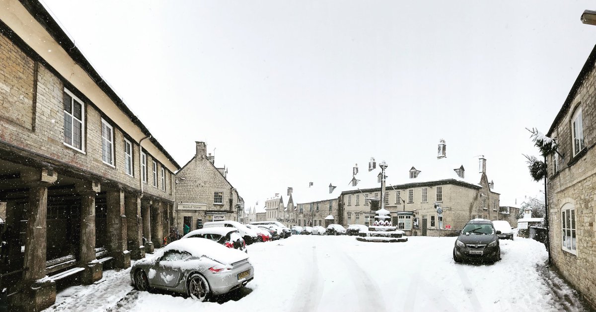 A day off today from editing. So instead we headed into #minchinhampton for some snow delight! We LOVE living here. #snowdays #cotswoldsnow