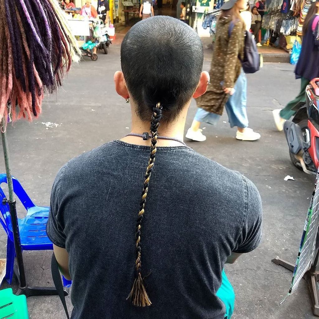 Henchang Twitterren それぞれ別々の日だけど髪刈って エクステ付けた バリカン エクステ 辮髪 Buzz Hairextension Pigtail Rattail Mullet Henchang Twitterren それぞれ別々の日だけど髪刈って エクステ付けた バリカン エクステ 辮髪 Buzz Hairextension Pigtail Rattail Mullet