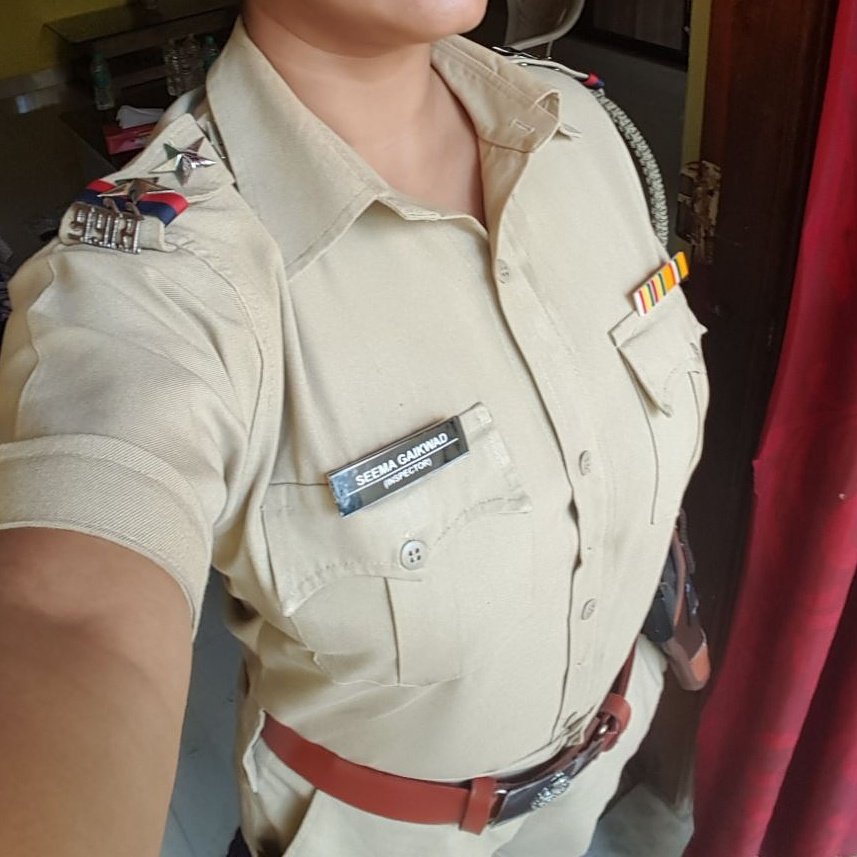 Would u like to see me as a cop !! 😀 if yes plz rt n reply 🙋
