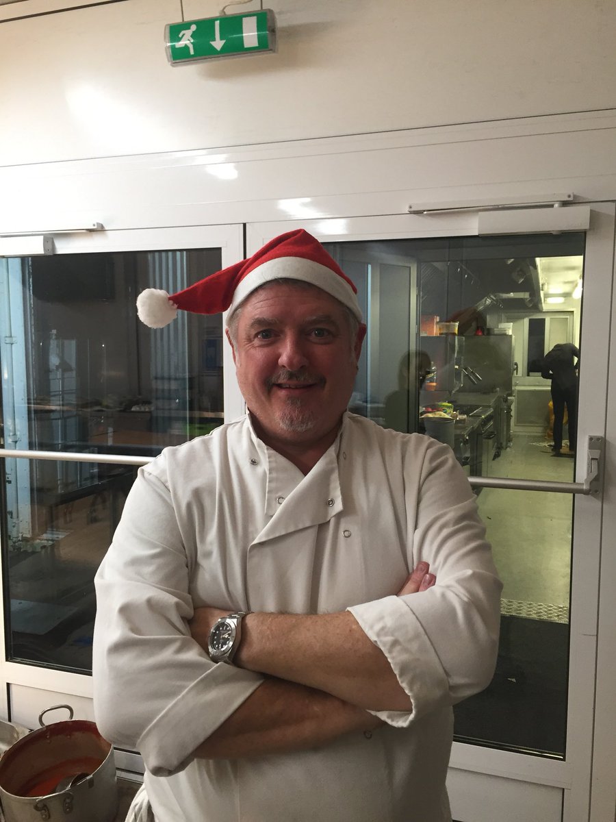 Great gig last night <a href="/Eden_GolfClub/">Eden Golf Club</a>. Jimmy the chef getting prepared to hit them with Merry Christmas Everybody. First Xmas Party of the season. #Xmas #screaminghighnearlywreckedmyvoice