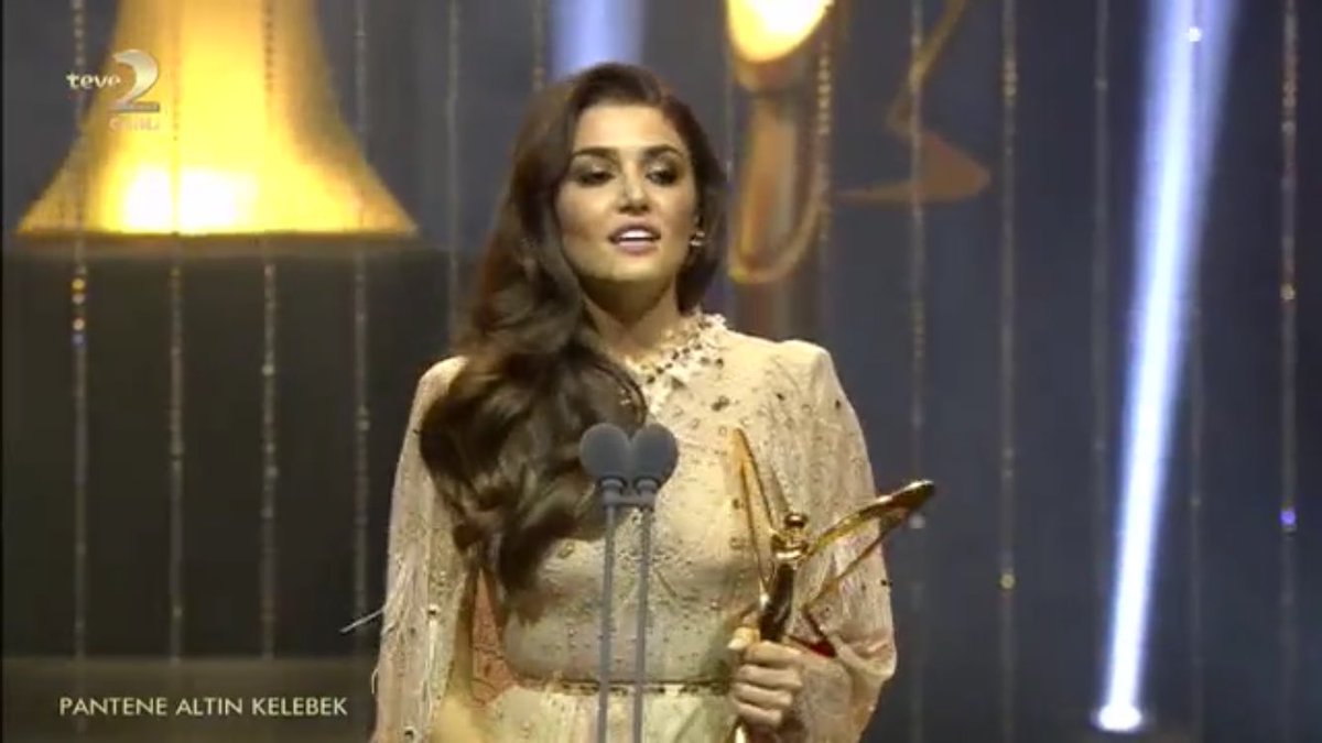 En iyi romantik dizi kadın oyuncusu Hande Erçel

#PanteneAltınKelebek