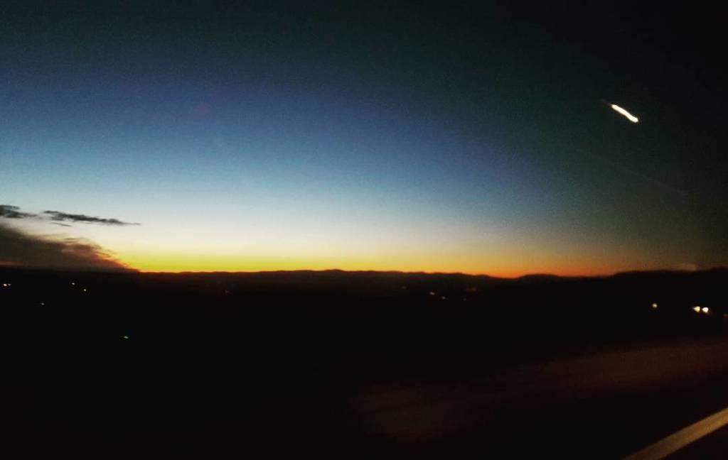 EmLinthorpe's tweet photo. "The sun said goodbye, although I didn't want it to leave. It left me some orange so I wouldn't forget it too soon. And as I drove towards orange, it lingered for longer than I thought possible." .
.
.
.
#sunsetstagram #sunsetsofig #sunset #goodbyesun … https://t.co/uzKFnGQKKb https://t.co/3Zy5E6HhTI