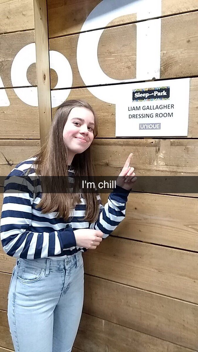 BonnieKemplay's tweet photo. I was freaking out that I was next to Liam's dressing room and then an hour later he swaggered in to the room and nodded at me. Wth is life. https://t.co/6lu0nLW3SH
