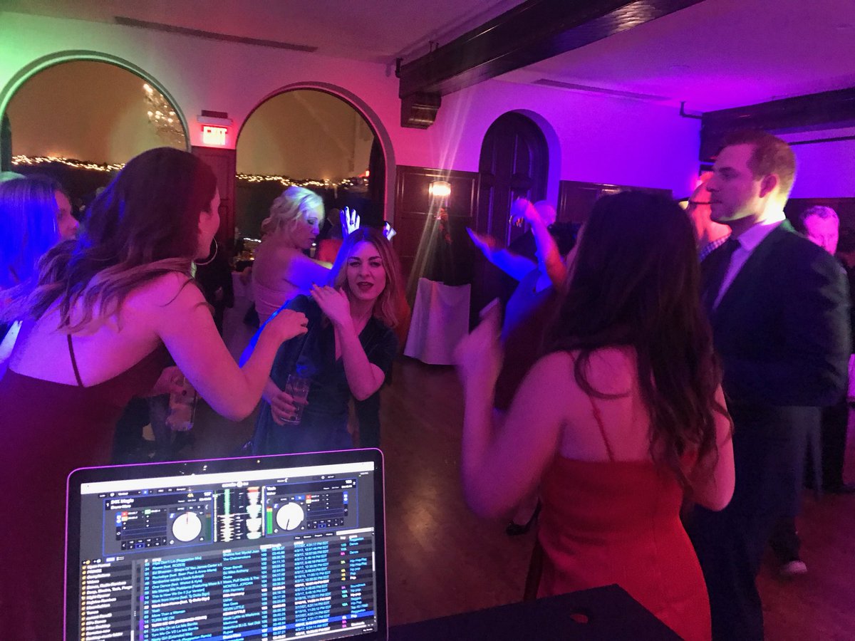 MikeAnthonyEnt's tweet image. Helping companies appreciate their employees with good music and holiday cheer! #holidayparty2017 #letitsnow