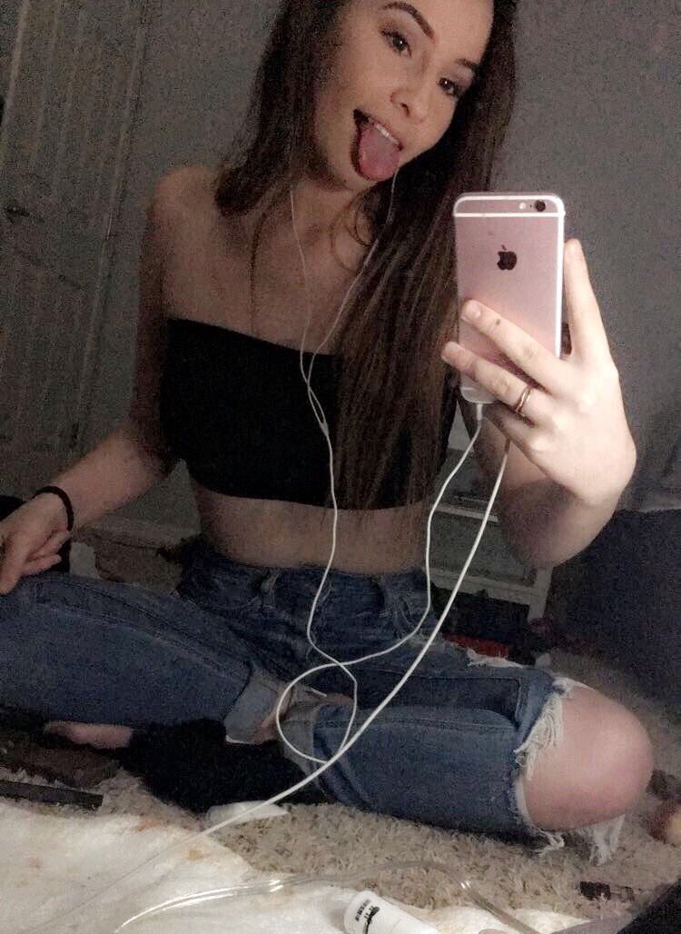 aubreeann__'s tweet image. you're my four leaf clover 🍀