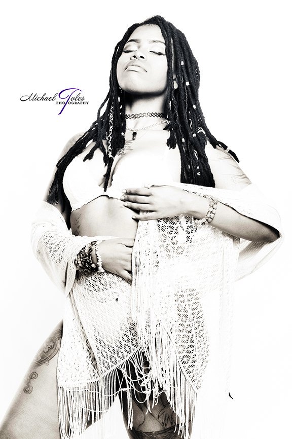 Desdemonaxx's tweet image. Empress.