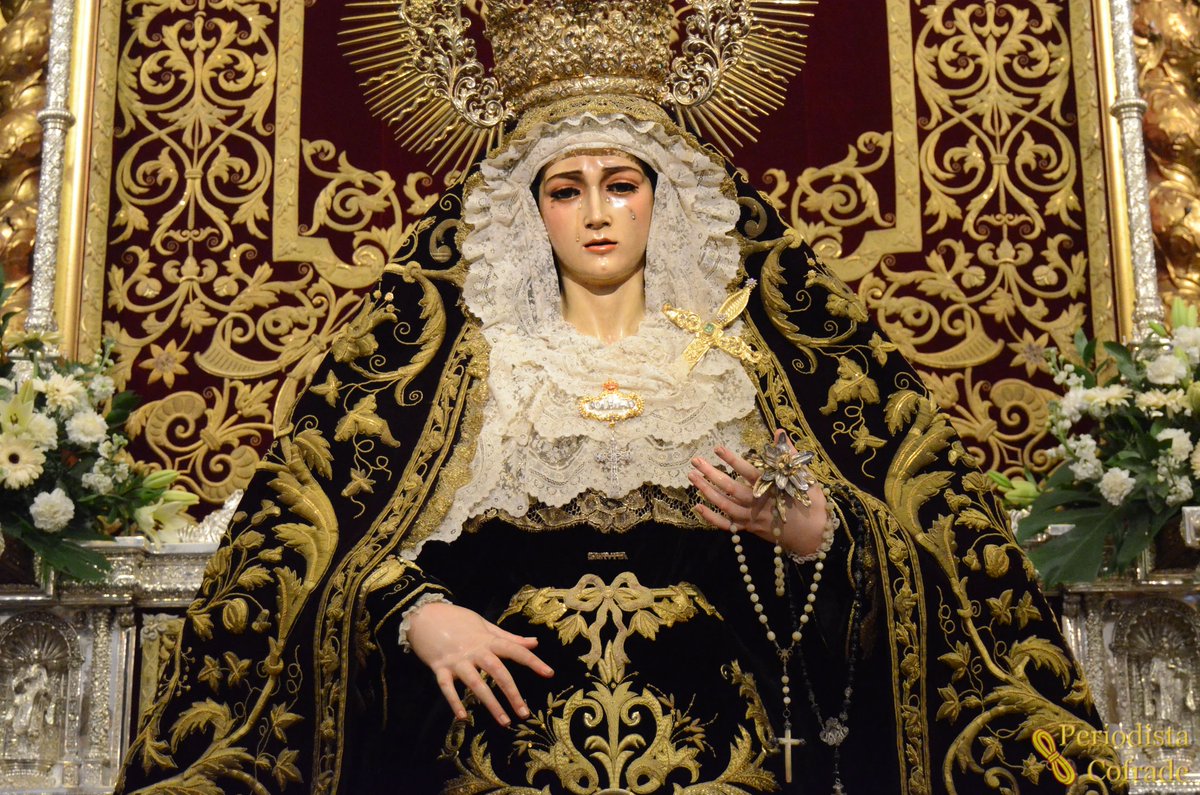 Peri_Cofrade's tweet photo. Reportaje del #besamanos17 a María Santísima de la Soledad, de la @RealHdadServita. #Inmaculada2017
https://t.co/vWG3SfzNjO https://t.co/BfmqRPBc4S