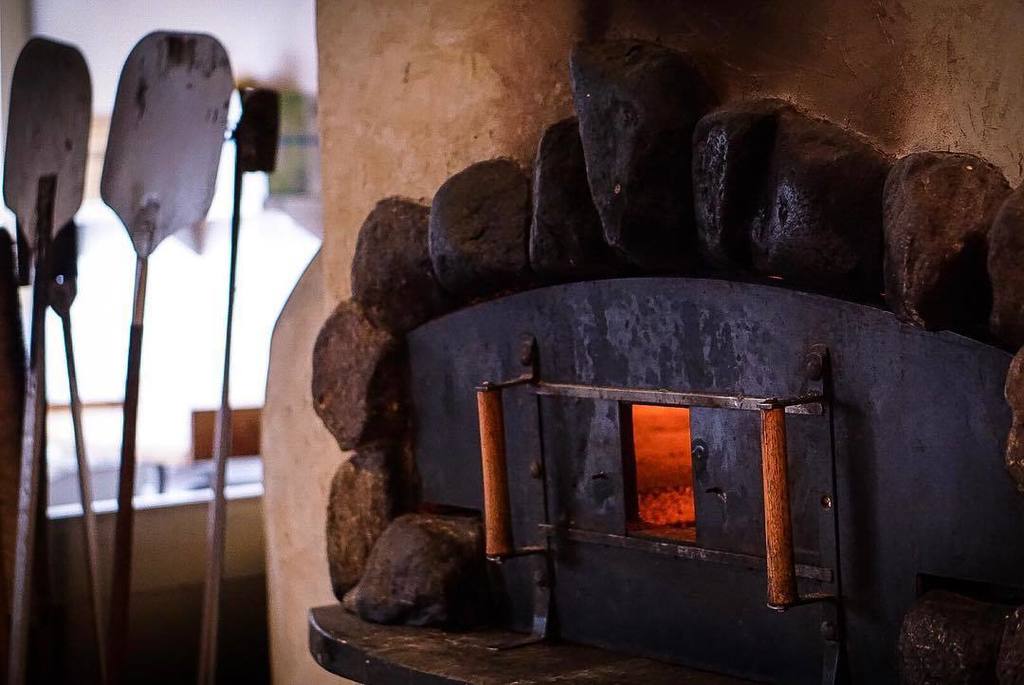 RailTrailFBCo's tweet photo. The heart of #RTFBCO our oven that keeps us warm on these cold days. Join us in celebrating our #5yearsofflatbread on 12/12/17! Link in the bio 👆🏽 https://t.co/6rAKhrypgm https://t.co/bECmzRXhul