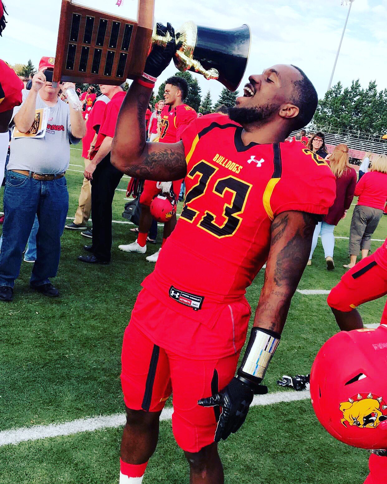 Happy birthday to my Lil bro!! Lebron James looking ahh. Time to get the bag. 