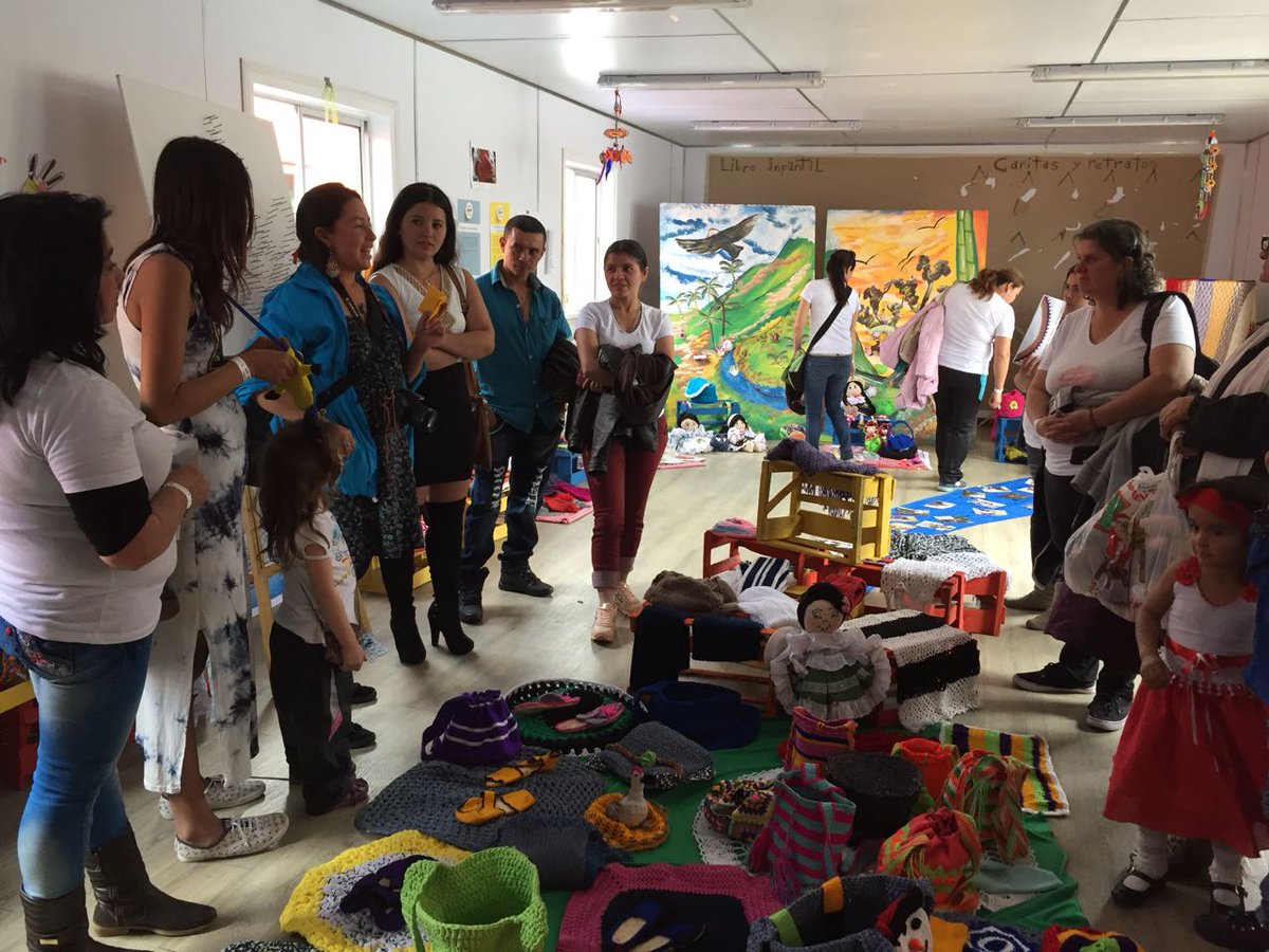 es_comunidad's tweet photo. En #CREA #Cantarrana - #Usme nuestras #Comunidad_es ratifican que por medio del arte y la cultura, se pueden escribir nuevas historias. https://t.co/O9QNFZJwto