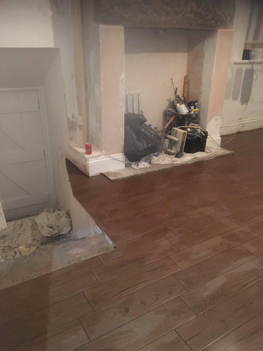 leedstilers's tweet photo. @leedstilers @toptileraward @tiletrix @Andrews_Tiles @ACTiling @TilemasterTeam @tilemasteradhes #3000grout #brown #leedstiling #plankeffect @tradectory @BrevetiMontolit #bespoketrimm @STSUKLtd @GenesisAPS @Genesisgscr @mustanglevel_UK @tradectory @KerakollUK #tiling @tsjmag https://t.co/afkV8QCafi