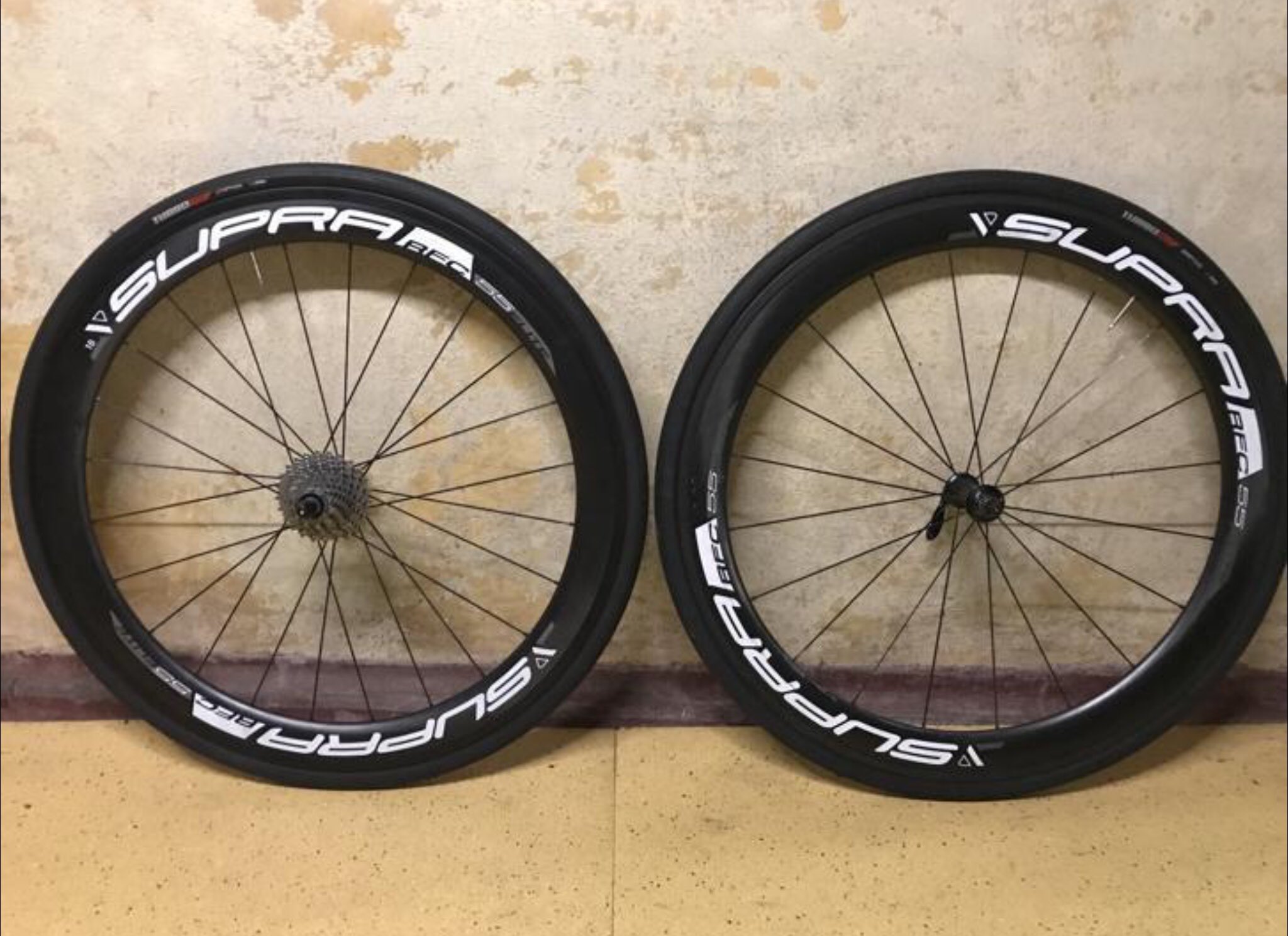 Reserve Soms soms weg Sensa-KvkCT on Twitter: "TE KOOP: Supra RFC 55 Elite Carbon Wielen -  Geschikt voor draadbanden - 11-speed Shimano body - Voormalig  wedstrijdwielen @sensakvkct - In perfecte staat en goed onderhouden Vaste  prijs: