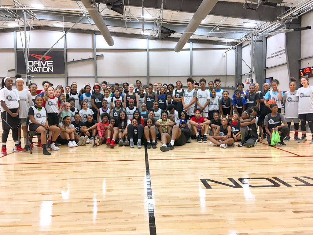 Your 2017 Class of #HoopAHolics!