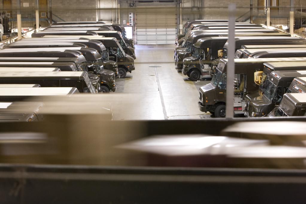 UPS has IMMEDIATE employment opportunities available in #OC, #Ontario, #LA, #SanDiego and #Hawaii. Apply at bit.ly/2zAhZ6B #hiring #job