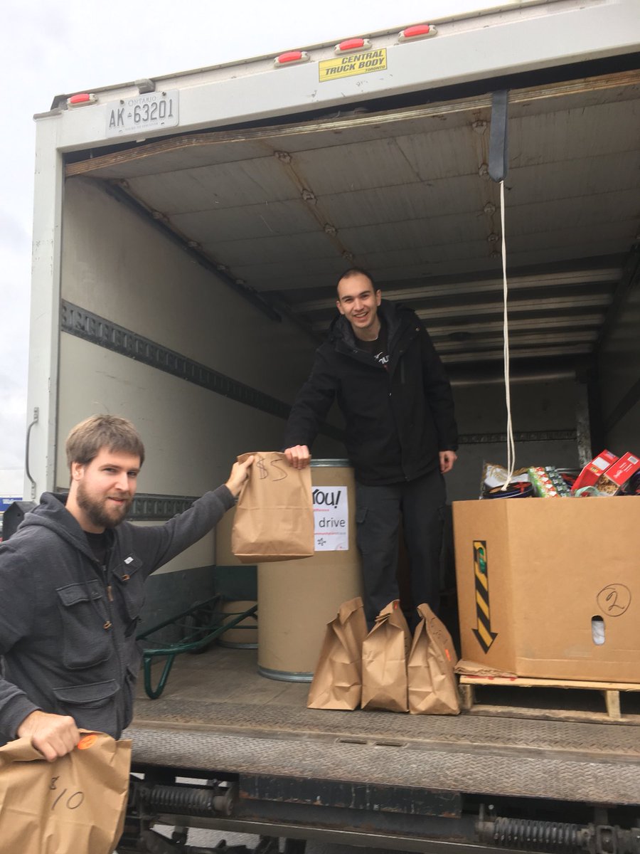 JCIStCatharines's tweet photo. Thank you to the teams who made the 4th annual #JCIwishlist4cc such a success. Over 12,200lbs of food collected for @communitycarest in four hours. #compassionateSTC #OurHomeSTC #JCIacweek https://t.co/sYB0PeGnRv