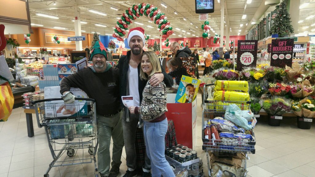 JCIStCatharines's tweet photo. Thank you to the teams who made the 4th annual #JCIwishlist4cc such a success. Over 12,200lbs of food collected for @communitycarest in four hours. #compassionateSTC #OurHomeSTC #JCIacweek https://t.co/sYB0PeGnRv