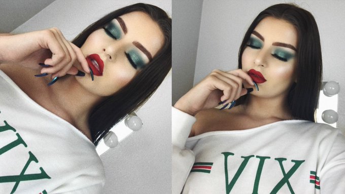 Holiday Makeup Tutorial is now live! https://t.co/ybHLAkwo55 https://t.co/47GFDGEAxD