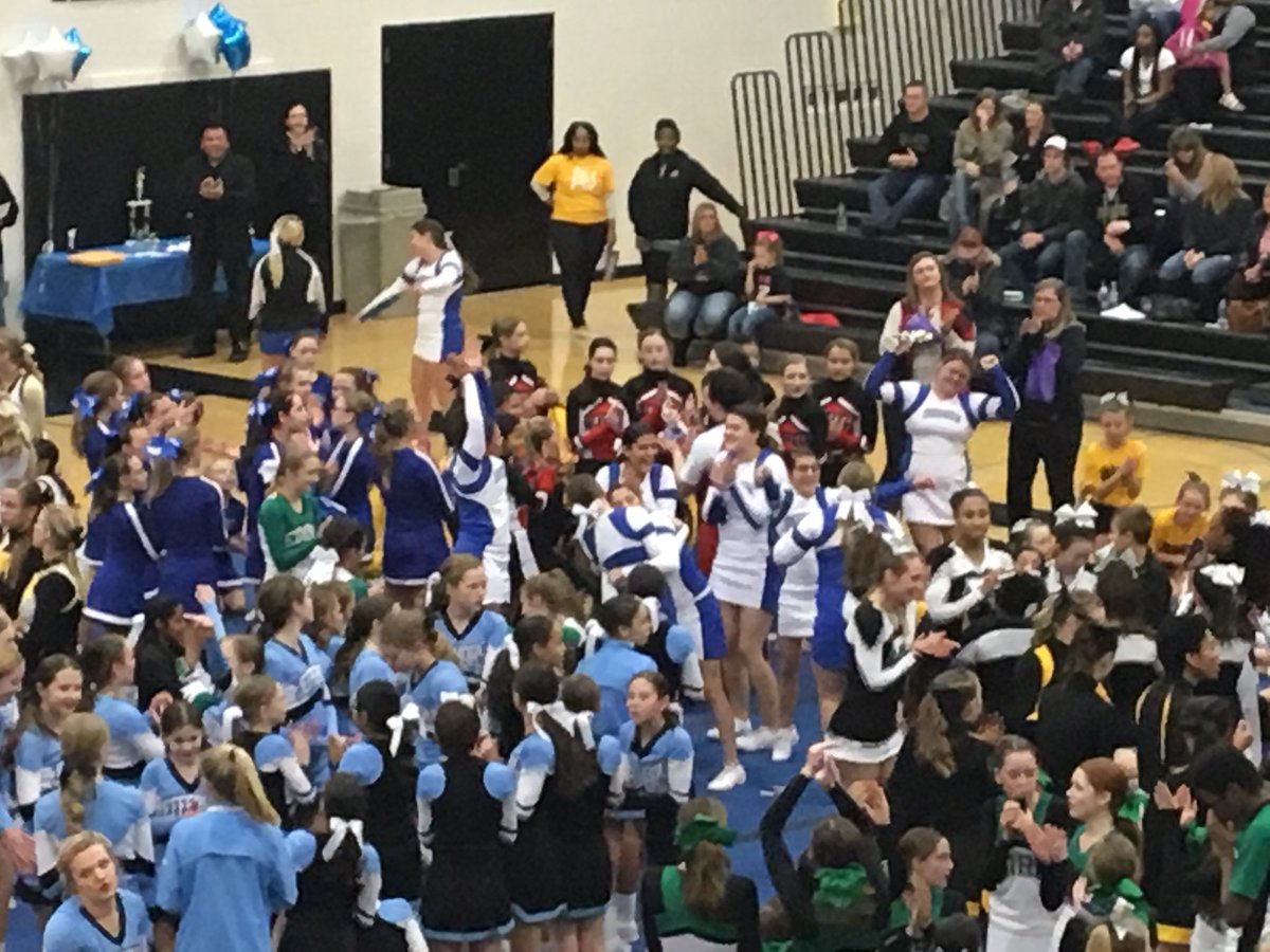 EVHSAthletics's tweet photo. Congrats to @EastviewCheer on taking 1st place honors in the Small Varsity Non-Tumbling Division today at the TC Open! #WaytogoBolts https://t.co/EgJFSsg2xr