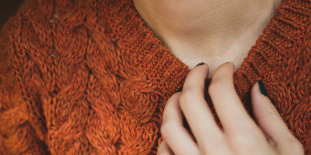 Piggeeback's tweet photo. The #holidayseason is in full swing! Office parties, get togethers, &amp; family gatherings are in abundance.  It's #outfit planning time. Our friend &amp; #fashion vlogger, Misha Laure, gives her tips &amp; tricks for #holiday outfits to help you "sleigh." https://t.co/8Zuj08JuaV https://t.co/VXc0QnIc0t