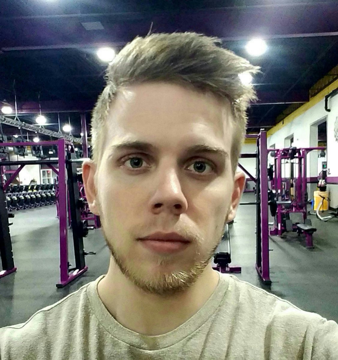 Love me an empty gym! #gym #selfie #hot #male #men #fitness