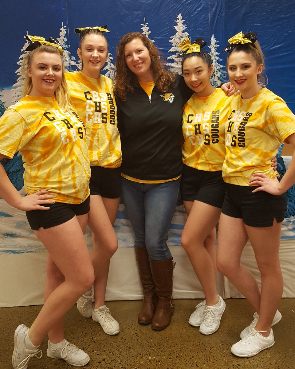 BFuzzULuvMEBeth's tweet photo. With my seniors ❤ https://t.co/FOSSCAJlxz
