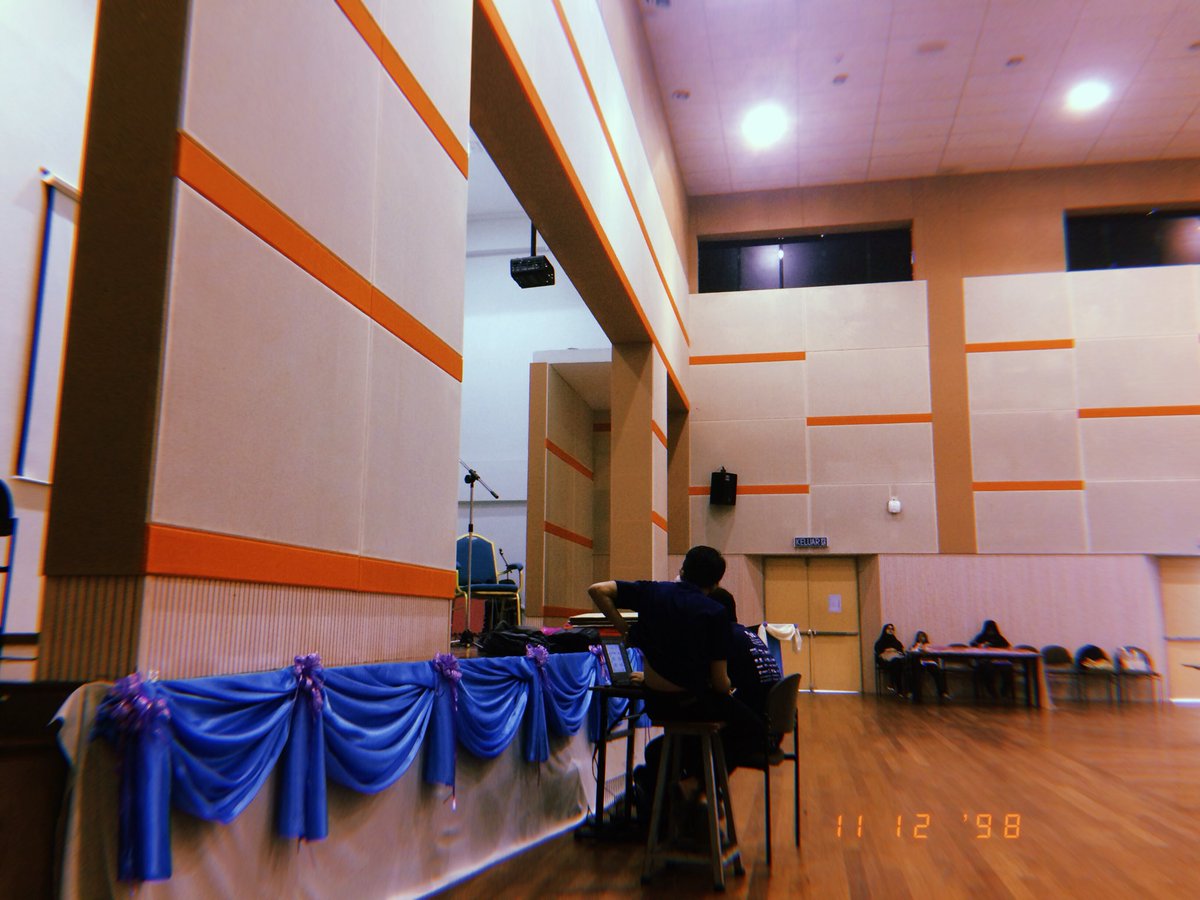 sleepingkebab's tweet photo. Preparation for FYP Showcase !
#FYPShowcase
#FYPicunk
#FYP1718
#ExecuteAsOne https://t.co/6bPrhAbiPn