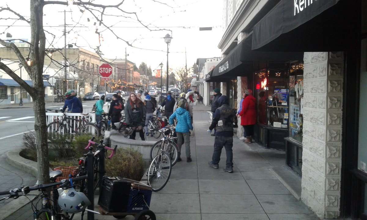 schoolofpot's tweet photo. This was a lot of fun and I met a lot of awesome people! Happy to ride with everyone and I hope to do it again soon. After I fix my back wheel of course! Lol. #toydrive #corvidaebc #activist #schoolofpot #trans #lgbtq #measure91 #ommp #seeds https://t.co/qWzkreYilH