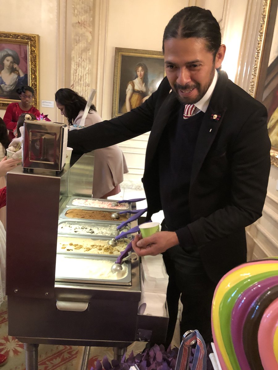 SocialGoodBiz's tweet photo. Another beautiful @TWBallet #Nutcracker! The icing on the cake was to finish the day with the #Nutcracker tea, congrats @ANDREARINALDI ! https://t.co/DhWJeT8oTi