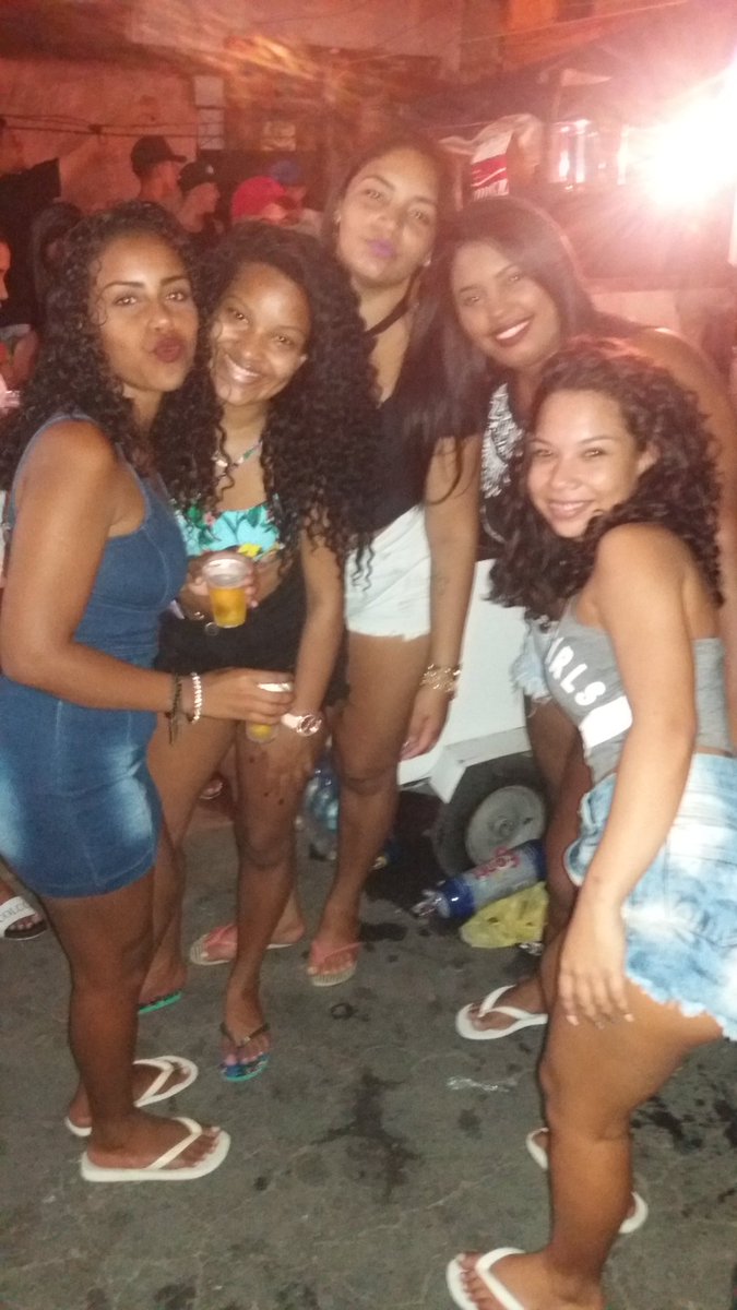 PrincesaSilva21's tweet photo. tá tendo 💃🎵🍻
#Quebraaaa https://t.co/e8HKoSs67M