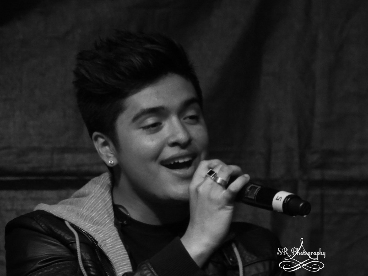 Simply_SamGrace's tweet photo. pictures of @sjrcalderon of @InRealLife from @radiodisney concert in Celebration, FL

12-9-17 https://t.co/Y2eW3GbYnz