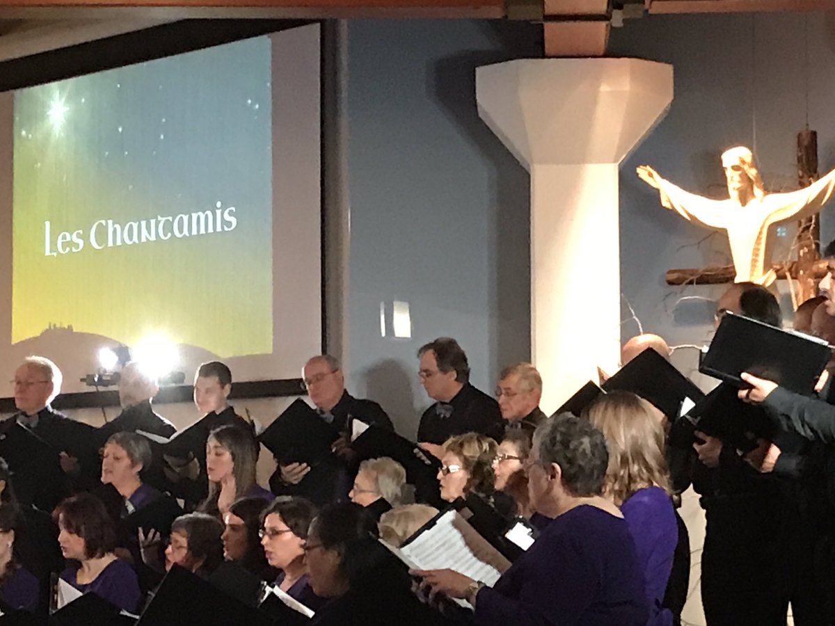 RAFAlberta's tweet photo. Merveilleux après-midi avec les chorales Chantamis, Mélodie d'Amour et l'ensemble vocal Clé. Concert multi-générationnel, une centaine de choristes et de musiciens à ! Bravo Marie-Josée Ouimet pour ta direction et tous les partenaires ! #frab #acfaab https://t.co/Bwv1g3Sctk