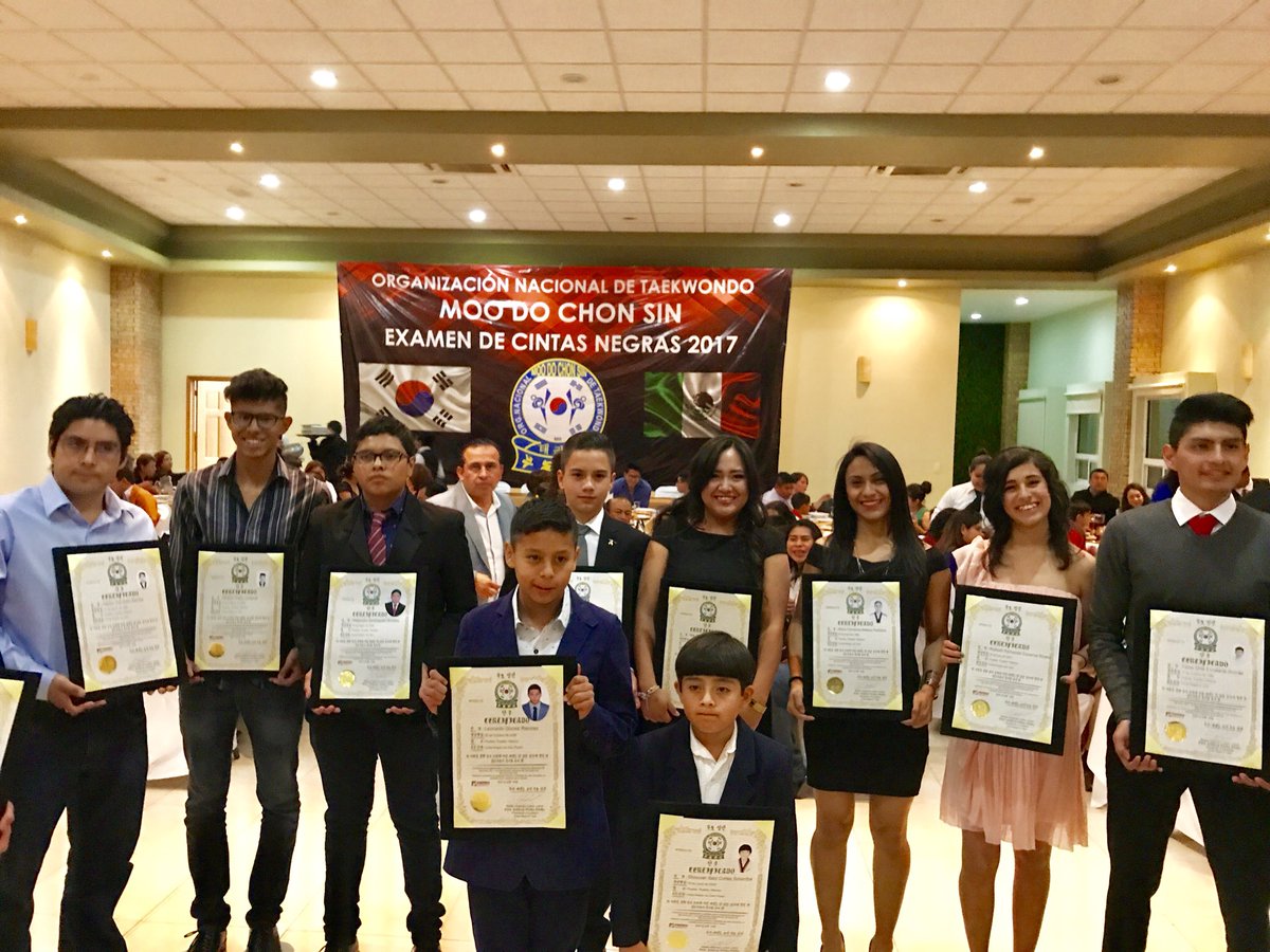 LuisCebadaL's tweet photo. Desde el primer momento que te vi, mi vida se llenó de alegría y el ver que sigues creciendo, hace que me sienta orgulloso de ti. #CintaNegra #PrimerDan #FelizDomingo https://t.co/ToKpmlHUo7