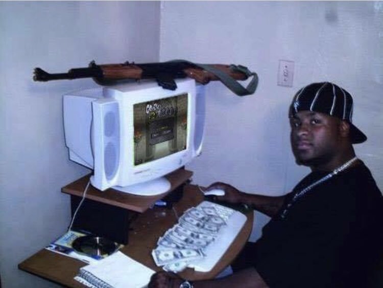 PlayboiRoss's tweet photo. #Runescape #Lyfestyle#lumbridge #skimmy #coin #inmybankaccount #ohyeahmrkrabs #oldschoolrunescape #runescape2007 ❤️ #wilderness #eyeforaneye #toothforatooth #rune #rune2h #dragonarmor #goodolddays #sunnyd #youngerdays #olderdays #too #lolz #varrock #grandexchange #oof #indeed https://t.co/xfaILZX7TT