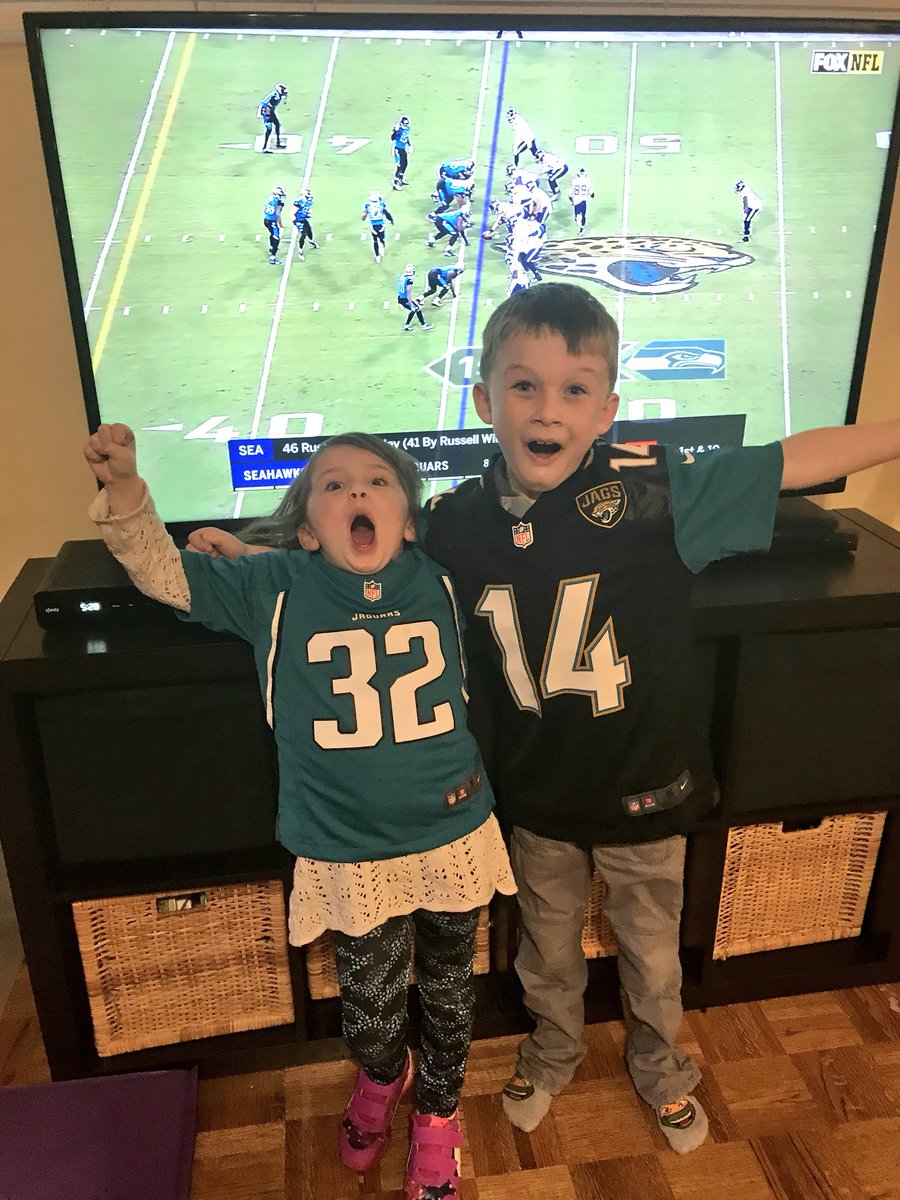 jakegordon's tweet photo. This house loves the #Jacksonville #Jaguars! #Seattle can’t touch #DTJax! C’mon, beat the #Seahawks! #JAXvsSEA #MoreJax #JaxAsOne #Sacksonville #GoJags! @Jaguars! https://t.co/Jt5RISdjok
