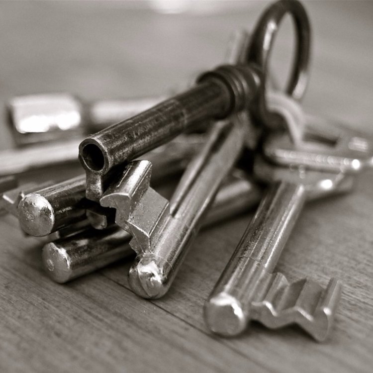 RedButtonEscape's tweet image. Don&apos;t let winter break go by without an escape! redbuttonescape.com