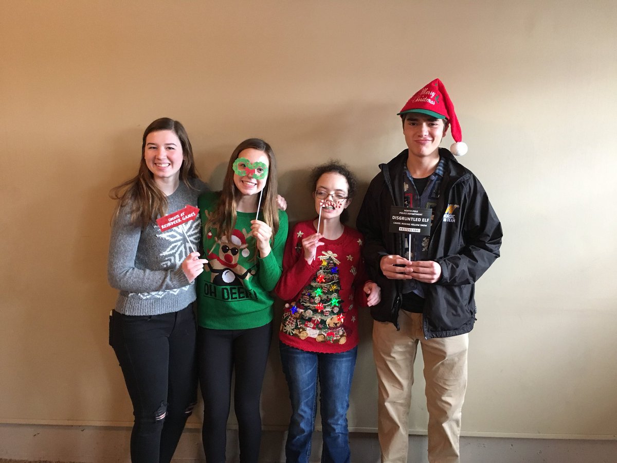 @WHSHereForYou Club US members spent Sunday together with hot chocolate, cookies, movies, and ugly sweaters. 
#LiveUnified