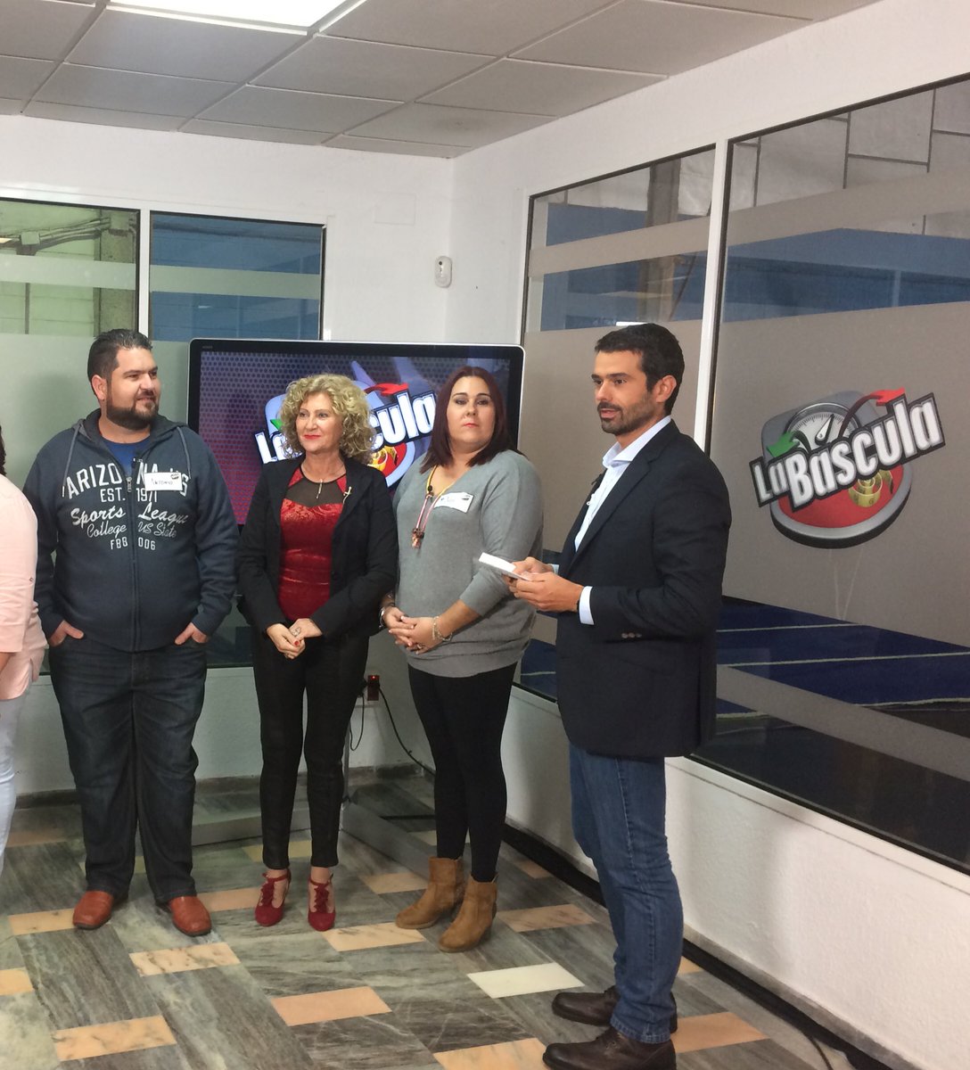 manrodmun's tweet photo. Ese foto tiene 364 días... me acuerdo como si fuera ayer... felicidades @frescomariajose por haber apostado por ti, y por tu salud!  #LaBáscula12 https://t.co/EAGUxd8qcJ
