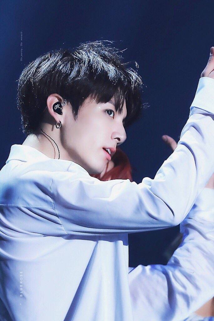bluerose970901's tweet photo. 171210 THE WINGS THE FINAL #정국 #JUNGKOOK #BTS 
@BTS_twt
💙💙💙 https://t.co/siPWRN4F3d