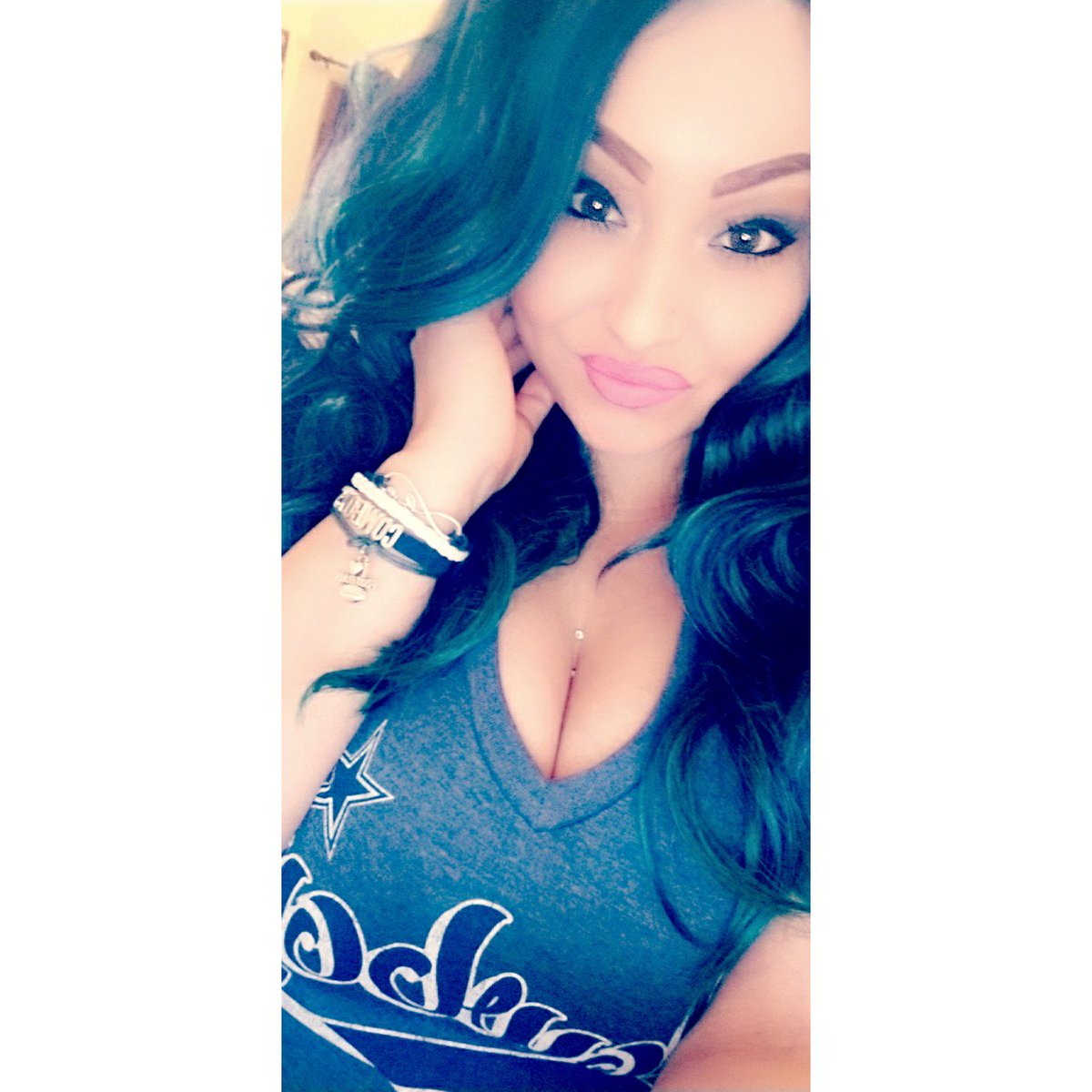 ImMizzteryMusic's tweet photo. Sunday Selfie..Cowboyz Baaybe!! 💙🏆🏈
#Dc4L
#ShesaWinner #CowboysWifey #SheLovesTheD #CowboysNationsFinest #RealCowboysFan #LoyalToTheStar #WomenLoveFootball #RespectTheStar #AllCowboysEverything #FuckYourTeam #CowboysFansAreTheBestFans #IfShesaCowboysFanShesaKeeper https://t.co/YRXrOPcCrk