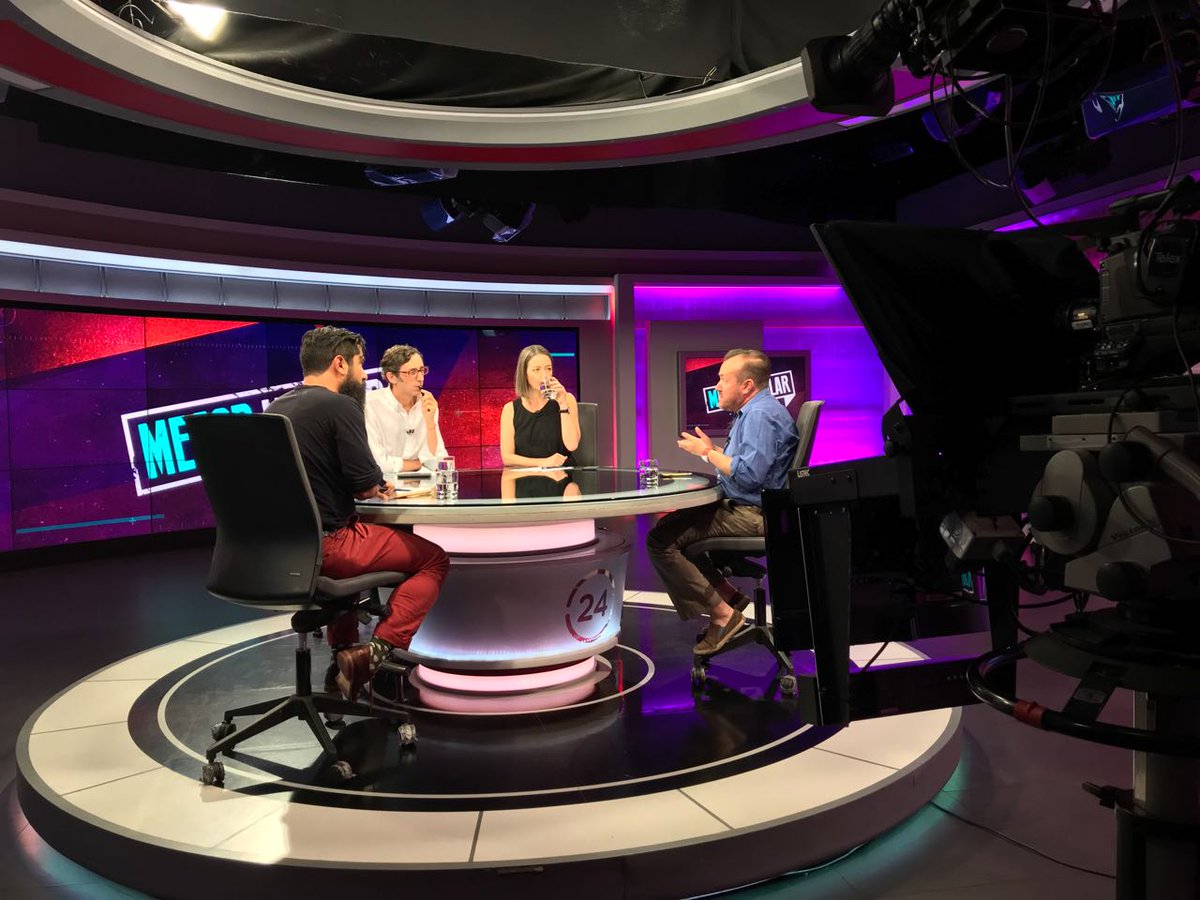 MH_TVN's tweet photo. "El Frente Amplio expresa un espíritu de época", @mirkomacari  en #MejorHablar. https://t.co/8QPRGSgBfV