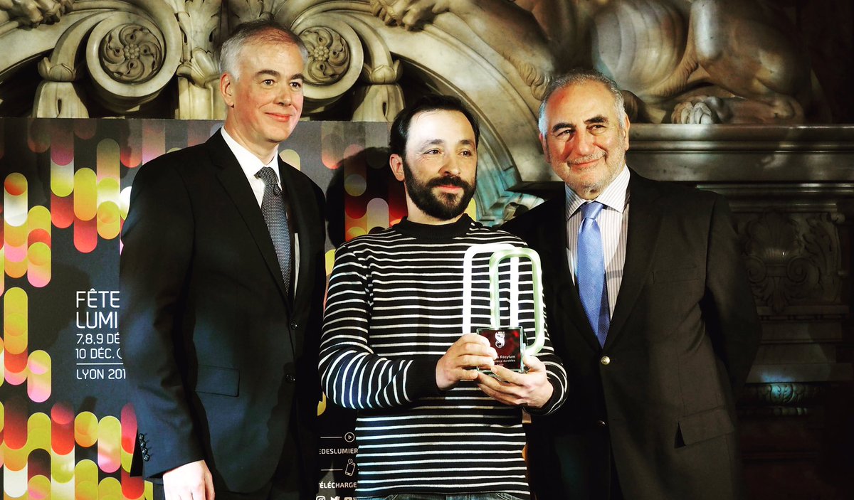Agathe_Rb's tweet photo. [#tropheeRecylum2017] 

Christophe Martine entouré d' @HerveGrimaud (à gauche), directeur général de @Recylum , et @GKepenekian (à droite), maire de la @villedelyon . 

©AgatheRobin
#ecologie #fdl2017 #onlylyon #recylum #villedelyon @iscpalyon @voracemedia https://t.co/qjEKteUkNj
