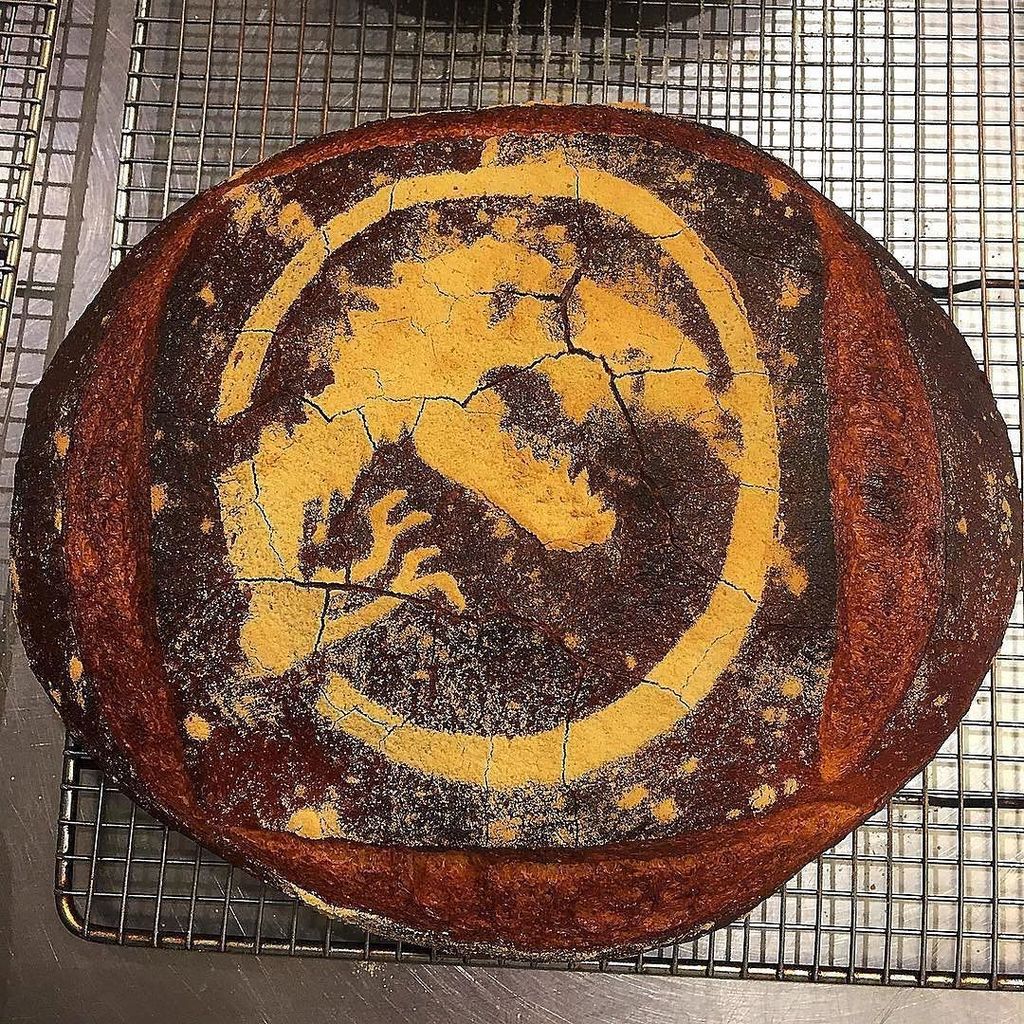 iceculinary's tweet photo. No #SundayScaries here. Dinosaur #crackerbread 📸: @simsimalabim #ICEculinary #culinaryvoice https://t.co/aGJj9LhwAx https://t.co/0syG6Yb638