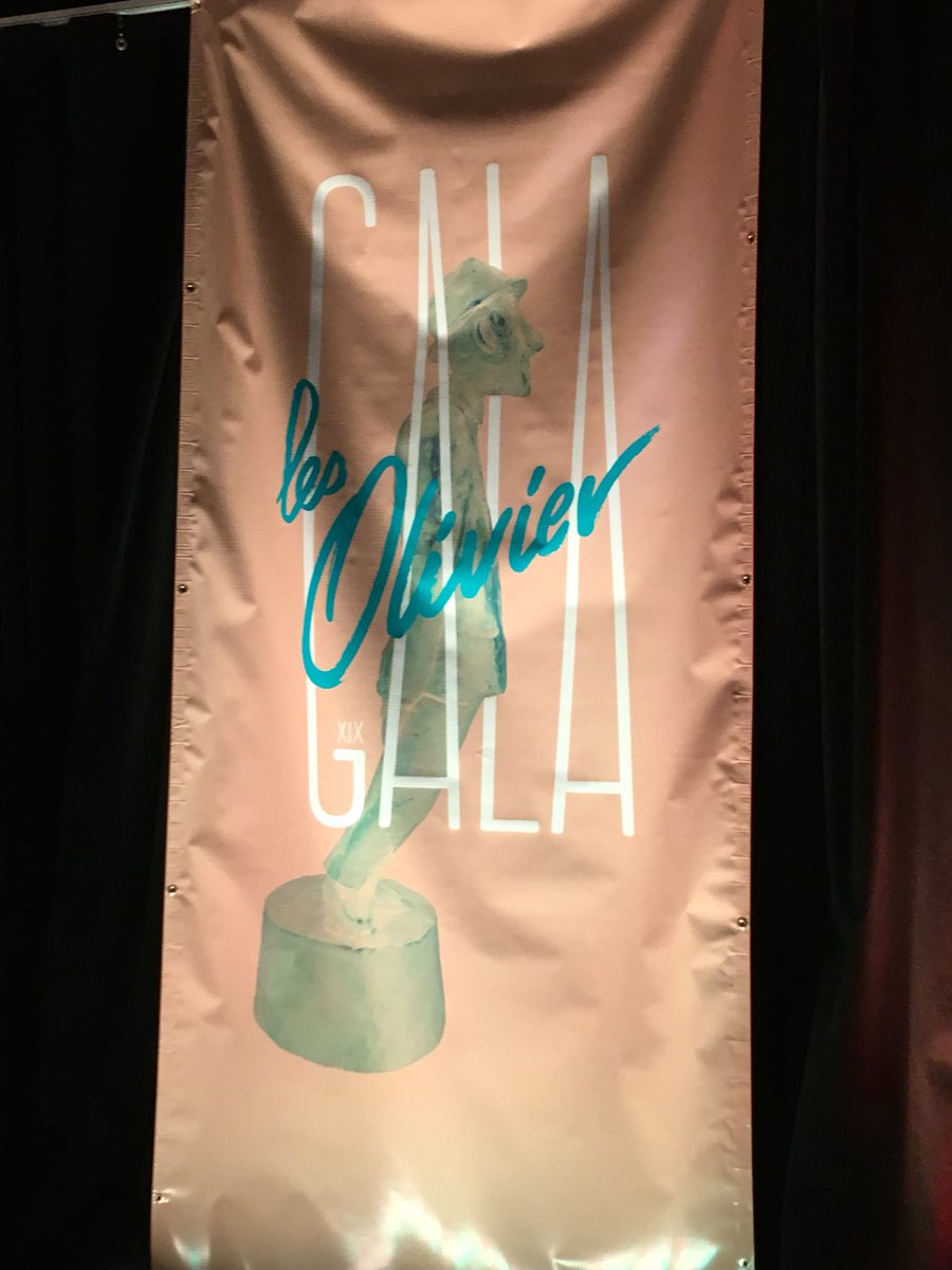 samPradier's tweet image. Les journalistes et les photographes se préparent pour le tapis rouge du gala Les Olivier. Êtes-vous prêts?