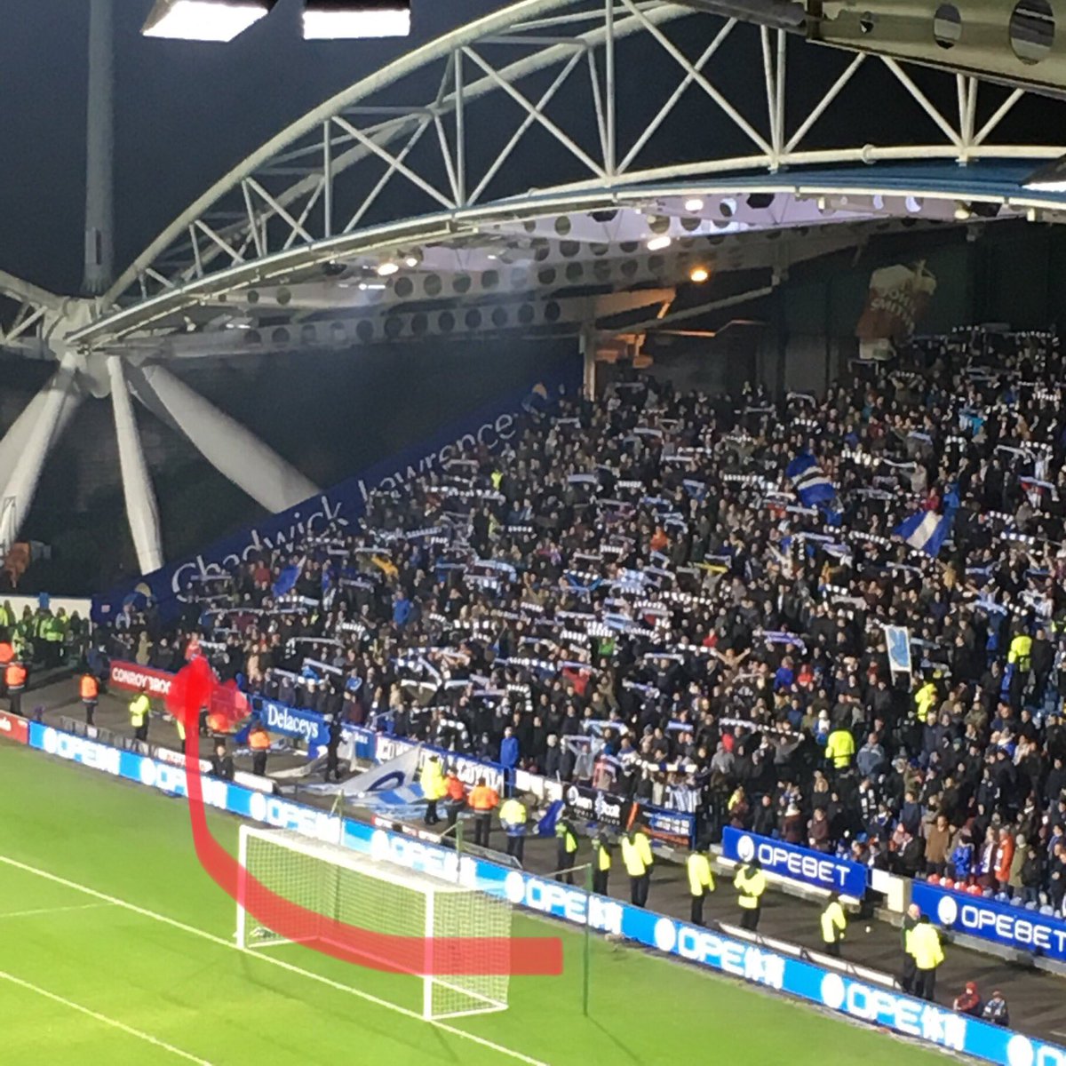 aguycalledJonny's tweet image. Our Floss loves a chant but loves a clapper #clappergate 😂