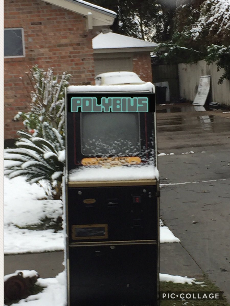BTSnLV's tweet photo. @PolybiusPod - Someone in Port Neches, TX put this cabinet out to the road. @SavedYouAClickV @gamespot @GamerMag_ https://t.co/E3jUETxuEA